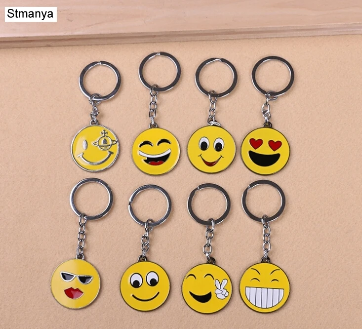 

Smile Face Key chain - Fashion Cute Smiley Metal Keychain Pendant Holder for Women Men Gift Key Ring 17341