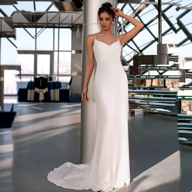

Beach Mermaid V-Neck Wedding Dress 2022 Spaghetti Straps Beading Design Backless Sweep Train For Elegant Women Bride Gown Sexy