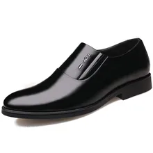 SAGACE/Классические мужские деловые туфли из лакированной кожи; Яркие Кожаные удобные туфли с острым носком; высококачественные однотонные туфли