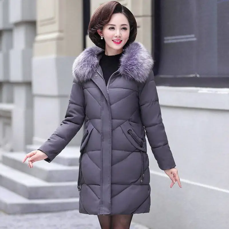 Большие размеры 7XL 8XL зимняя куртка для женщин среднего возраста с капюшоном и меховым воротником женские куртки зимние пальто Длинная стеганая куртка парки C5865 - Цвет: purple grey parkas