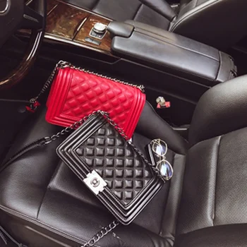 

2020 summer Korean version of the new one-shoulder Messenger bag female personality diamond chain fashion wild small square bag