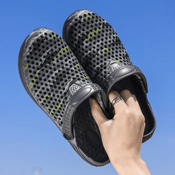 

Summer Men Beach Sandals Slippers Men Flip Flops Light Sandalias Outdoor Summer Chanclas Cheap Male Sandals