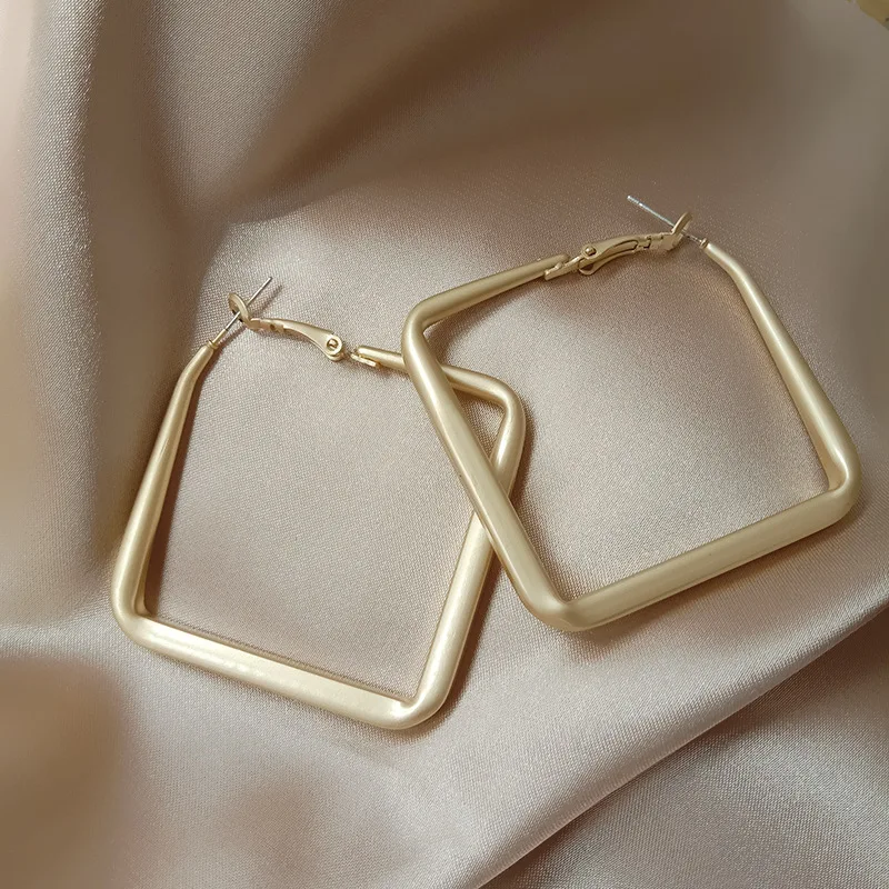 

New Simple and Exaggerated Geometric Earrings Large Square Temperament Retro Matte Earrings Party Fashion Female Accessories