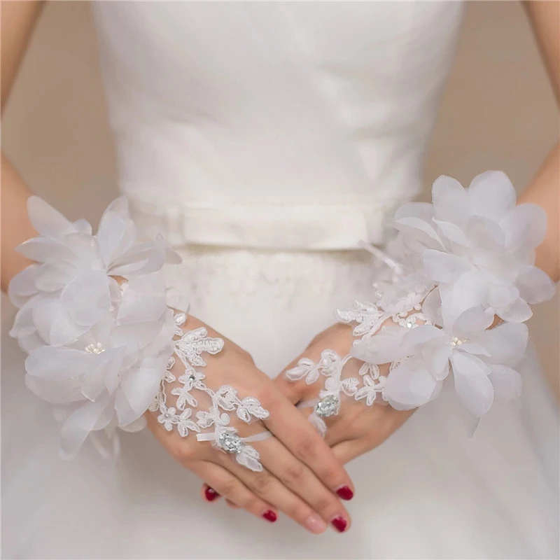 

Fashion Beauty Flower Girl Red White Fingerless Lace Beaded Short Design Gloves For Bridal Wedding Accessories