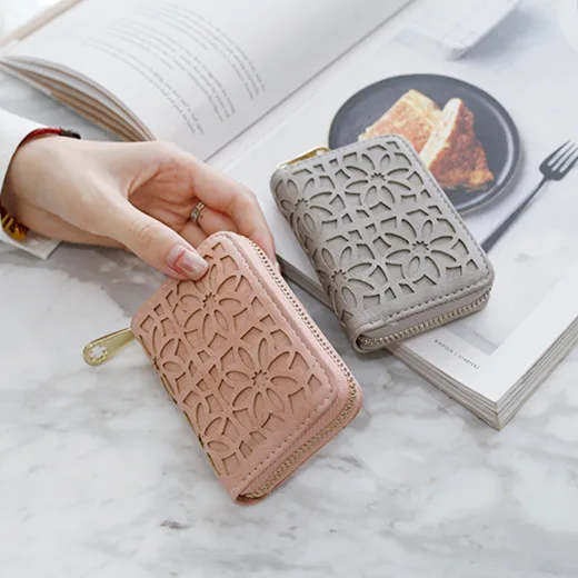 

Women's Card Holder Cute Personality Mini Multi-Card Slot Hollow Organ Card Holder Coin Purse Business Card Holder