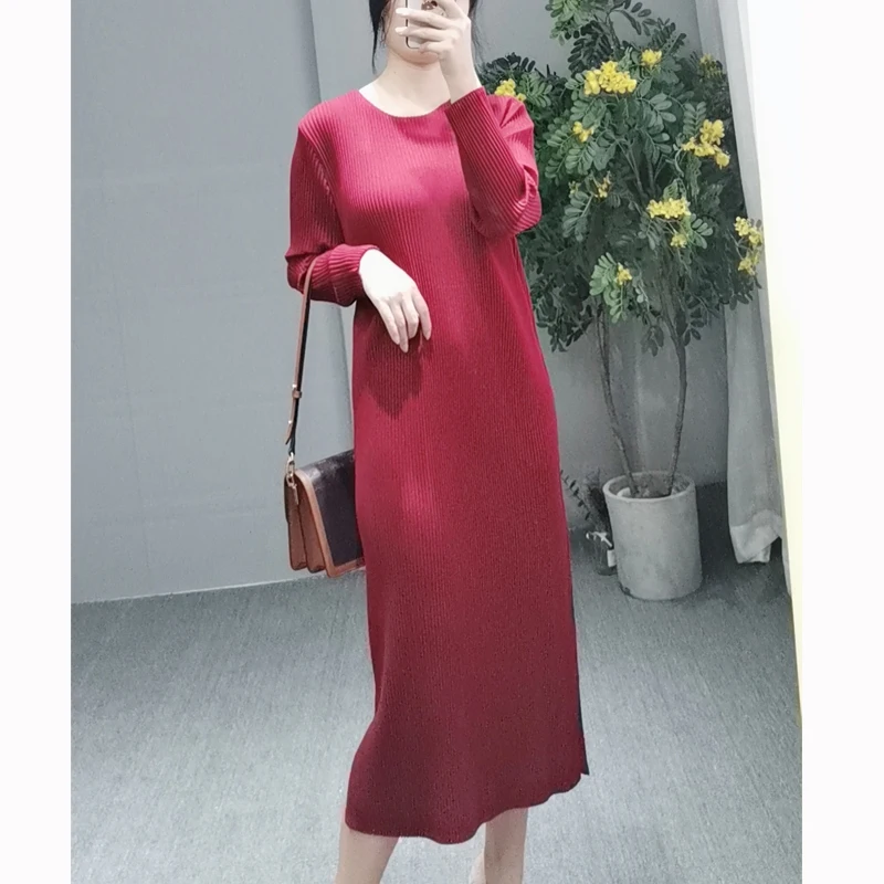 Горячая Miyake элегантное модное однотонное платье с длинными рукавами и круглым вырезом с разрезом, утолщенное приталенное платье