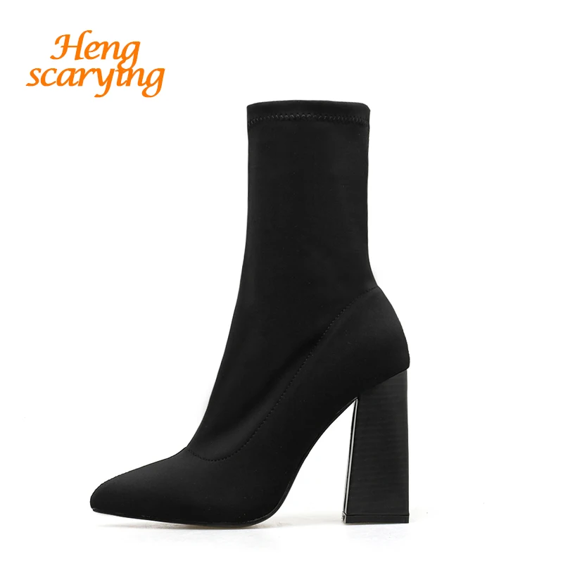 Осень модные женские туфли черный тканевый эластичная обувь из стрейчевой ткани; Зимние ботильоны на высоком квадратном каблуке ботинки со стельками Обувь большого размера