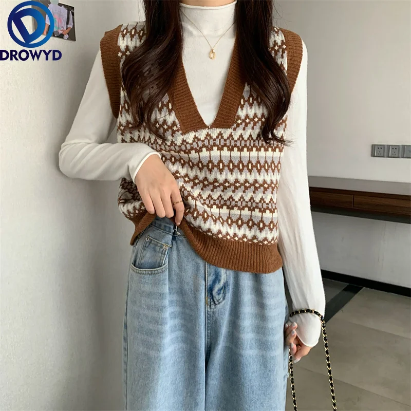 

2021 Women Loose Knitted Vest Sweater V-neck Knitted Vest Women Outer Wear Spring and Autumn Retro Wild Waistcoat Vest Sweaters