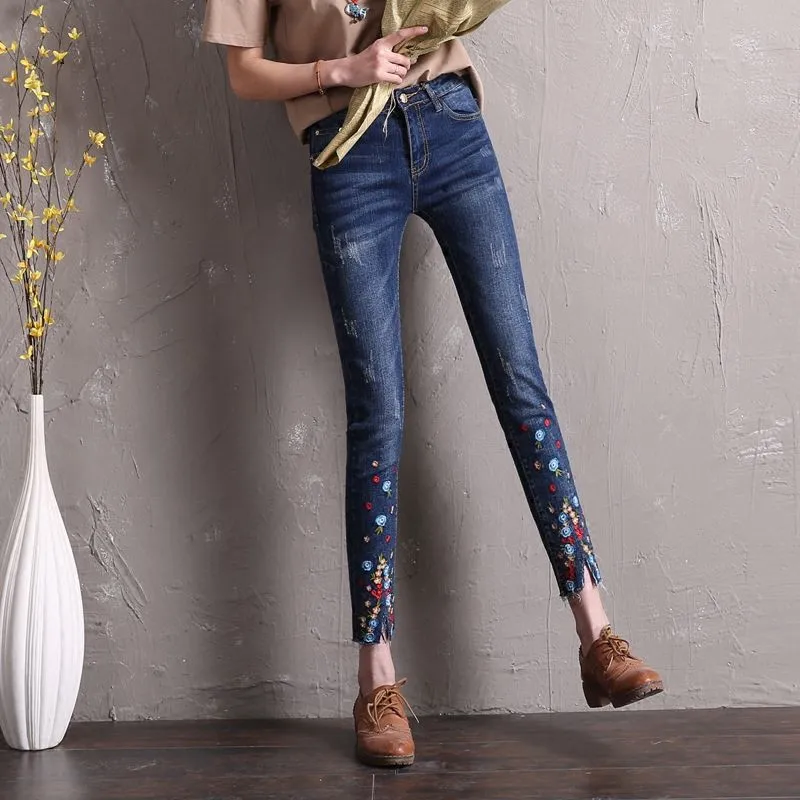 Новинка, Стрейчевые женские джинсы с вышивкой, эластичные джинсы с цветочным принтом, женские джинсовые брюки-карандаш, женские брюки с цветочным узором