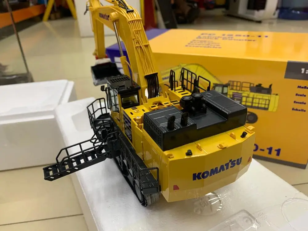 NZG 9992 Komatsu PC1250 11 экскаватор для демонтажа 1:50 Масштаб литья под давлением новая