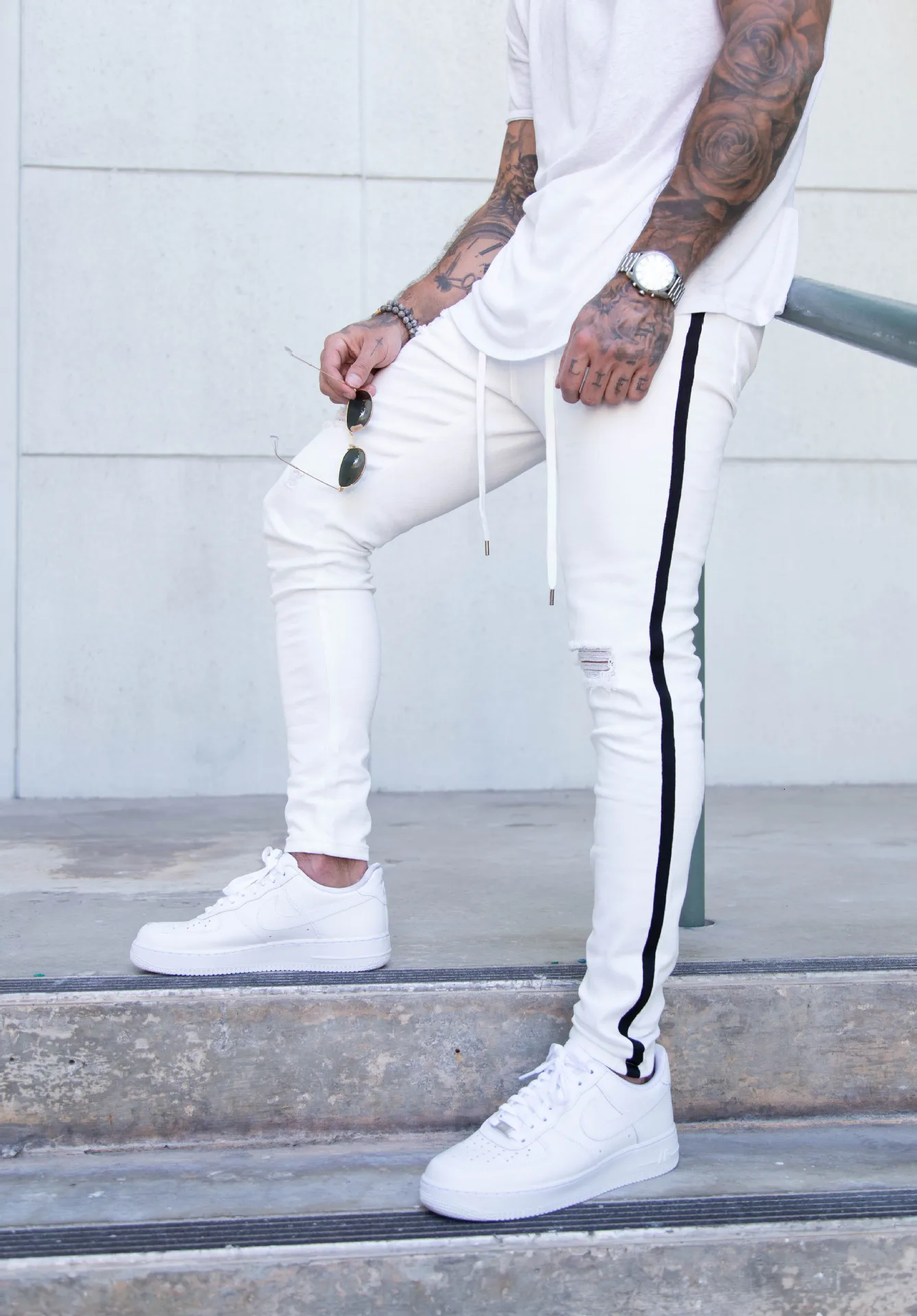 Fashion Men Skinny Jeans Biker Destroyed Slim Fit Ripped Holes Denim Trousers Side Striped Pencil Pants Hip Hop Blue White Black