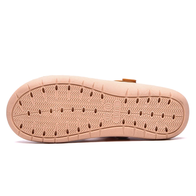 2021 Women Sandals Hole Shoes Couple Home Slippers Summer Hollow Buckle Men and Women Beach Flat Shoes Women Sandals