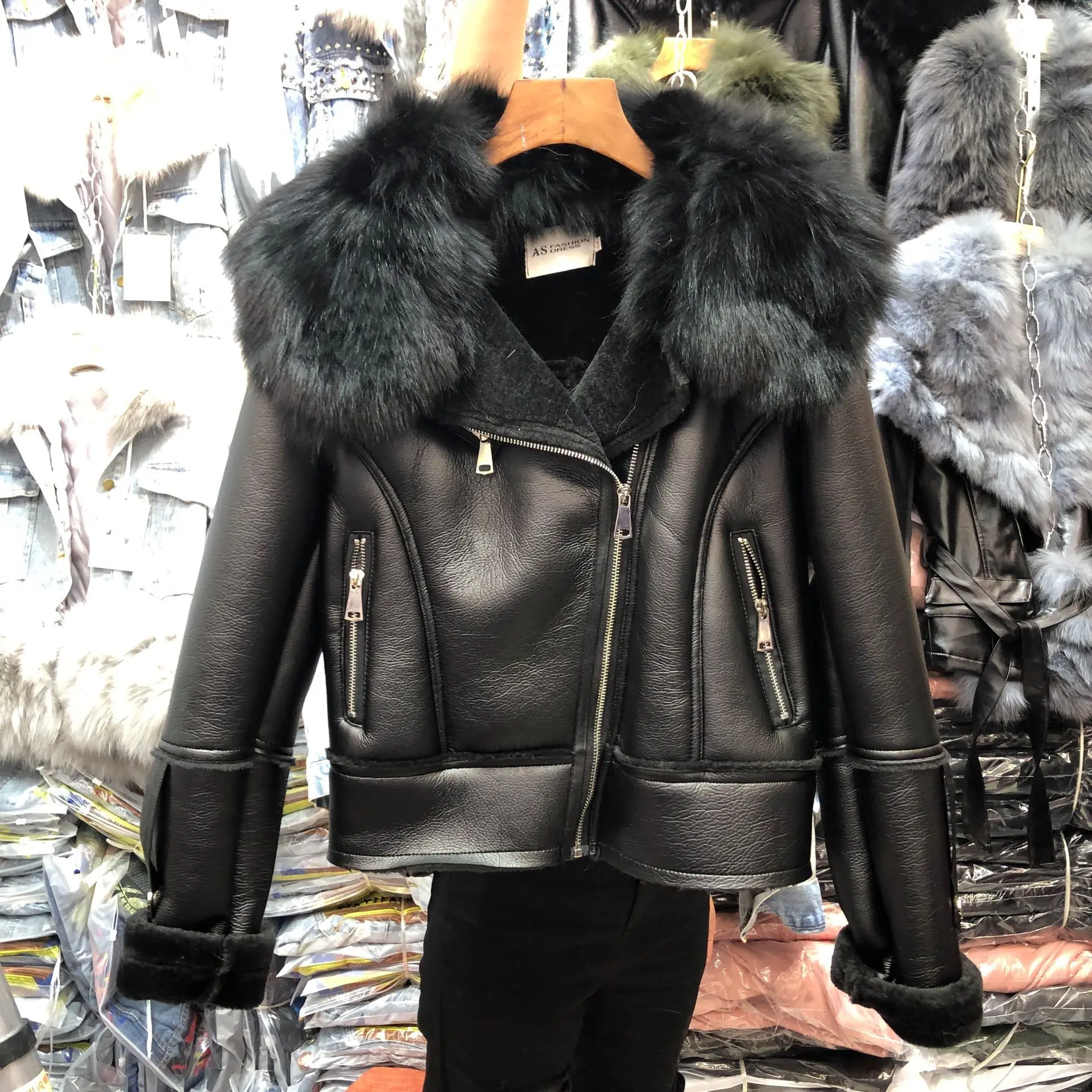 Большой воротник из лисьего меха, утолщенная теплая куртка из искусственной кожи, Женское зимнее пальто, женская мотоциклетная куртка, уличная короткая шуба из искусственной кожи