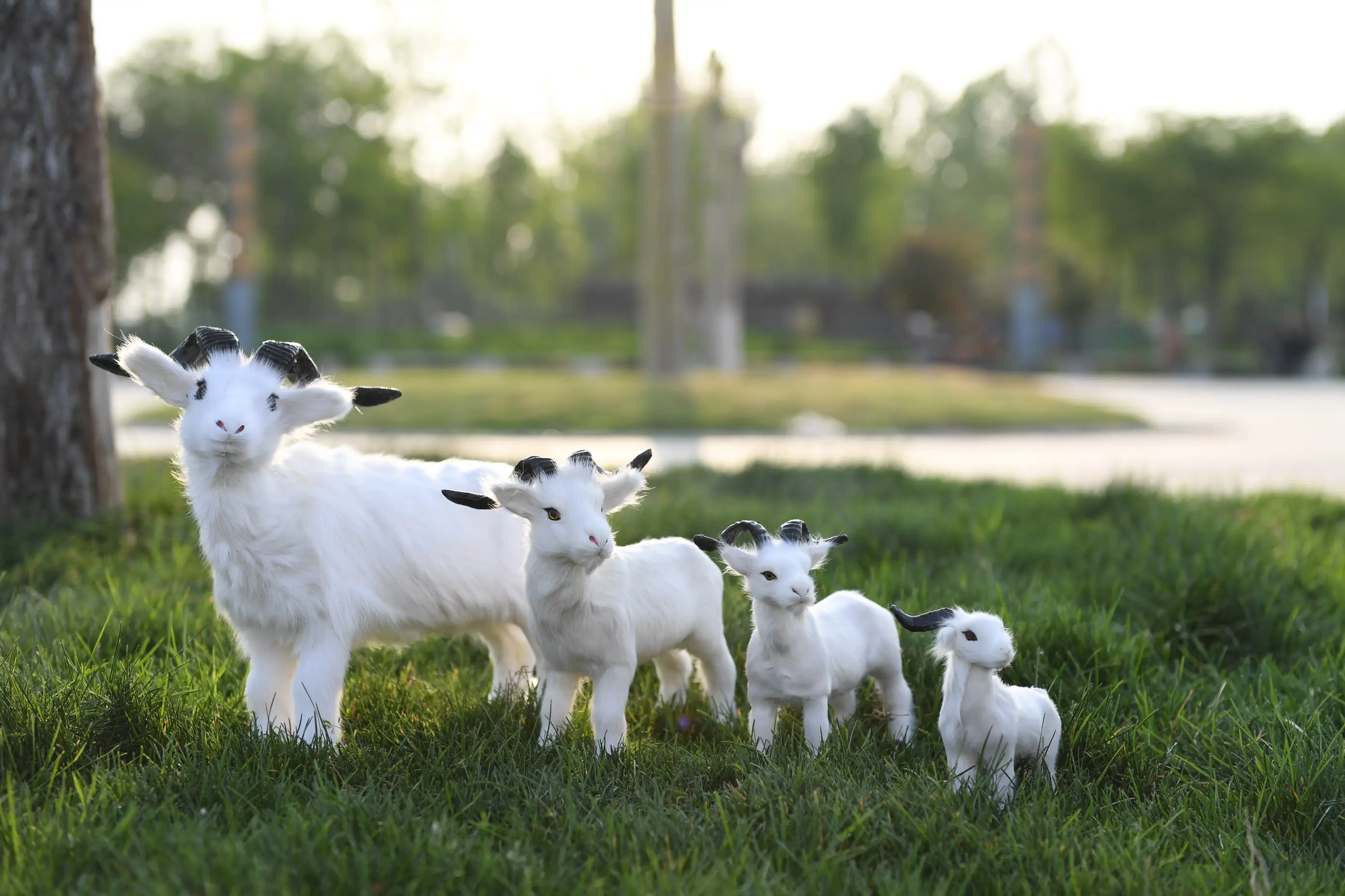 ZILIN simulated goat fake goat model for shop decoration children cognitive products two sizes for option