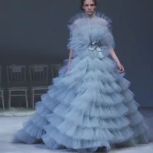 Encantadores vestidos de novia azul hielo con volantes vestidos de novia tutuma hinchados vestidos de baile arco del hombro largo