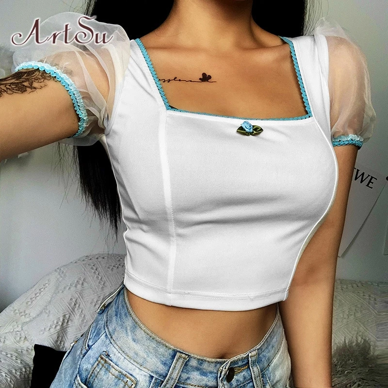 Our Letter And Heart Print Crop Tee is such a vibe - ROWE
