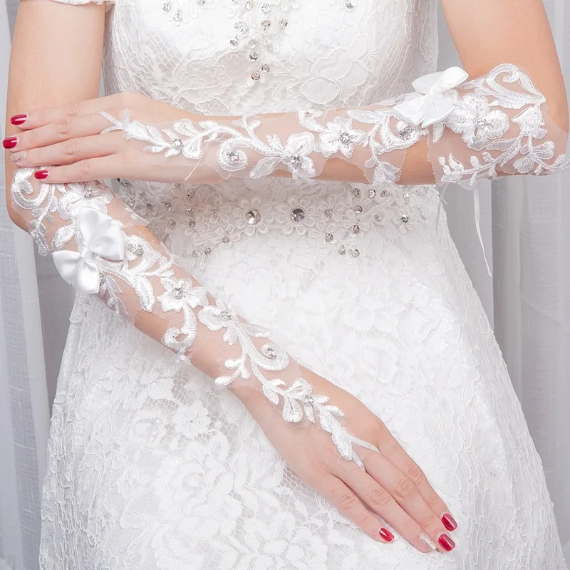 Белые кружевные перчатки для невесты, длинные перчатки без пальцев, длина до локтя, бисер, цветок, кружевные перчатки, модные женские