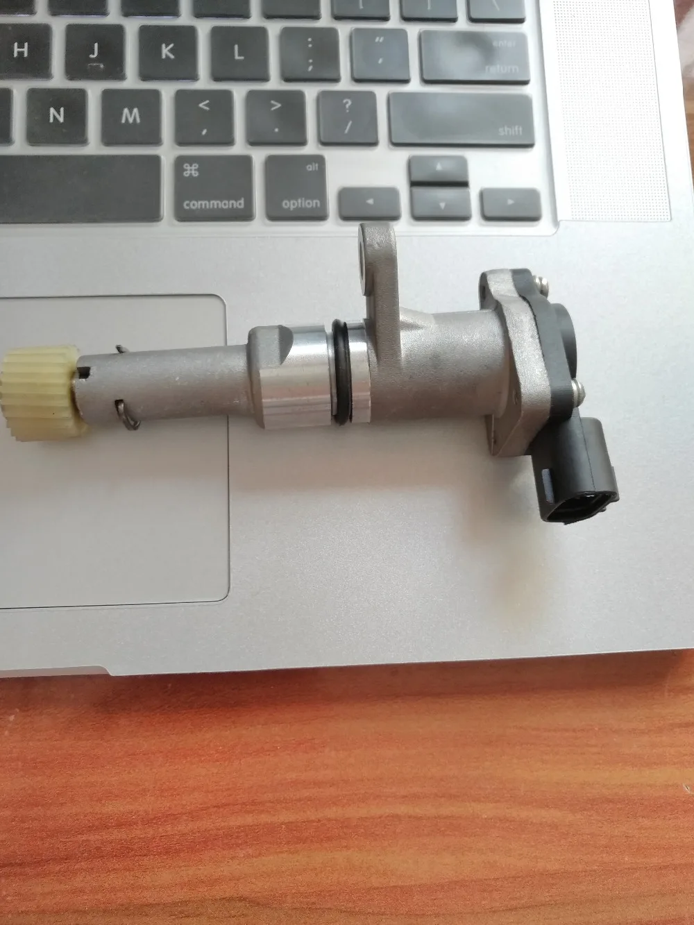 1pcs Vehicle Speed Sensor For Toyota Coaster OE No.:83181-36010