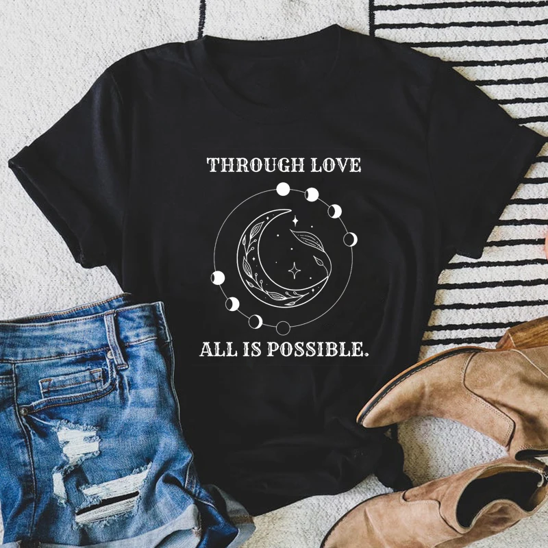 

Женская Винтажная футболка с надписью «Through Love All Is возможна»