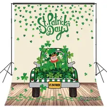 День Святого Патрика Фото фоны Клевер зеленый ретро грузовик деревянный пол Фото фоны ирландский фестиваль фотографии фон