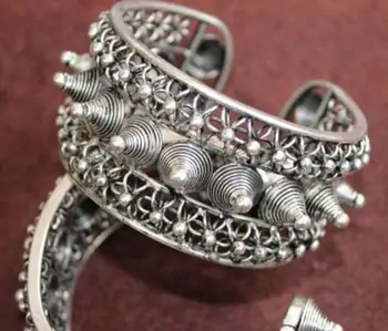 

Free shipping National characteristics Handmade Miao Silver Bracelet Pair