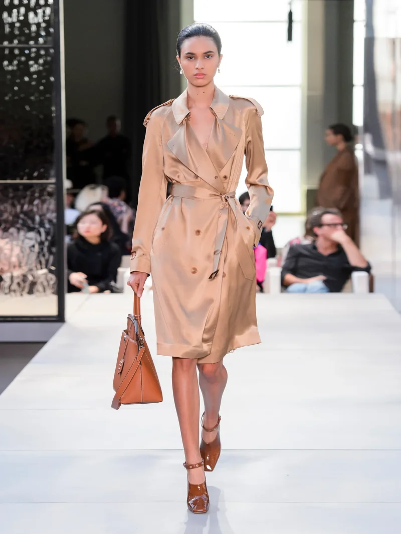 Classical Style Fashion Women Trenches Long Sleeve Turn Down Neck Bow Bandage Design Long Trenches Casual Street Trenches Z2724