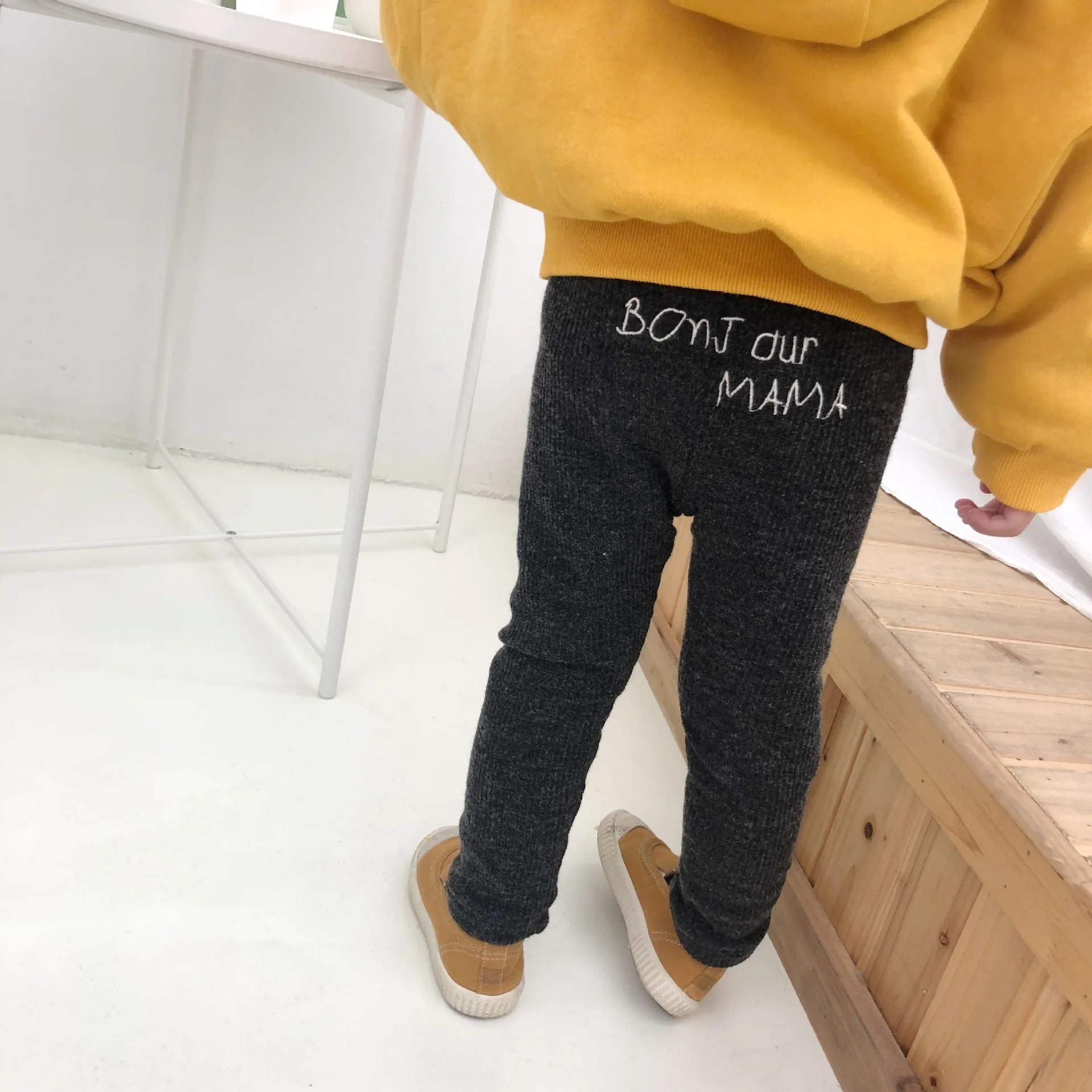 

2019 Children Wear Autumn and Winter New Cotton with Velvet and Thickened Leggings Girls Flannel Embroidered Letter Underpants