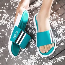 Летние мужские шлепанцы; удобные мягкие тапочки на плоской подошве голубого цвета; мужские тапочки; модная домашняя обувь; Брендовые мужские пляжные шлепанцы