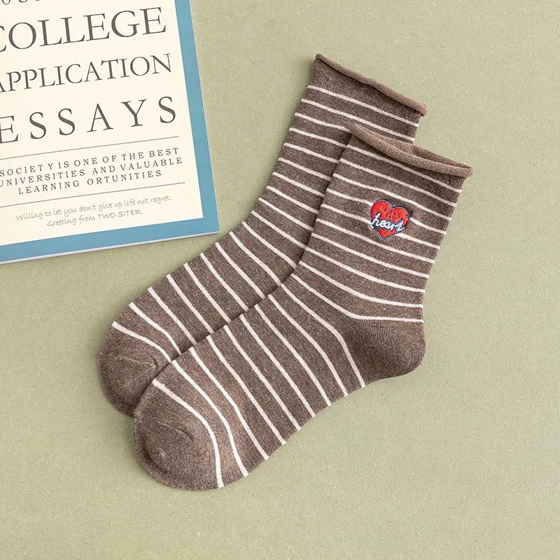 Brown Socks COSPLACOOL/теплые носки с вышивкой и надписью «сердце», забавные носки в полоску Harajuku, креативные милые носки, женские кальцитовые носки - Цвет: Brown Socks