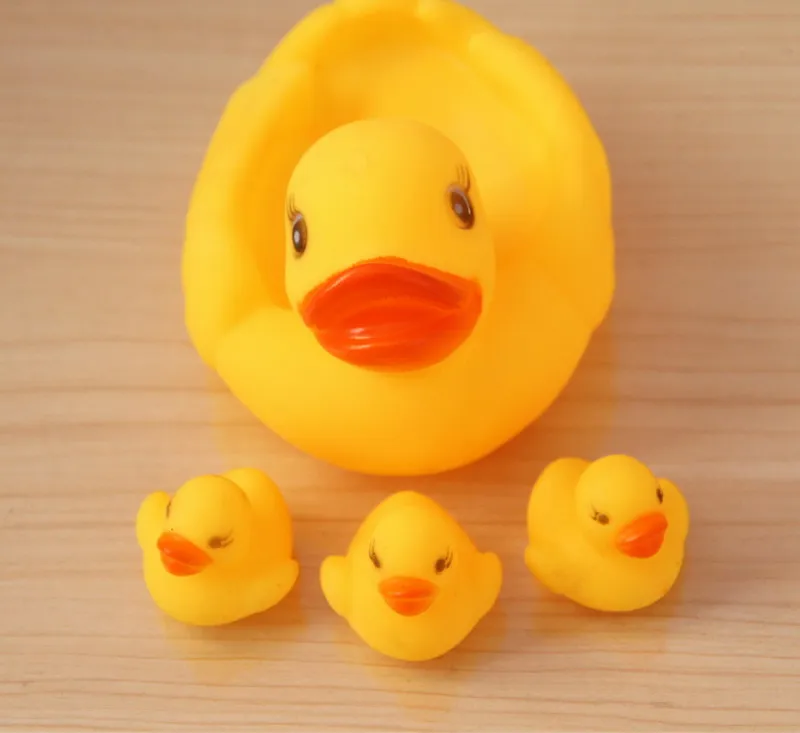 4x Rubber Squeaky Yellow Ducks in the Netbag Baby Bath Bathing Floating Toys 