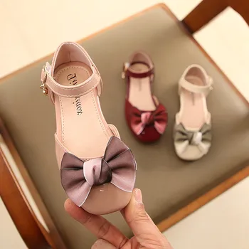 

2020 Spring and Summer New Children Shoes Korean Girls Princess Shoes Bowknot Rhinestone PU Leather Sandals Elegant Rubber