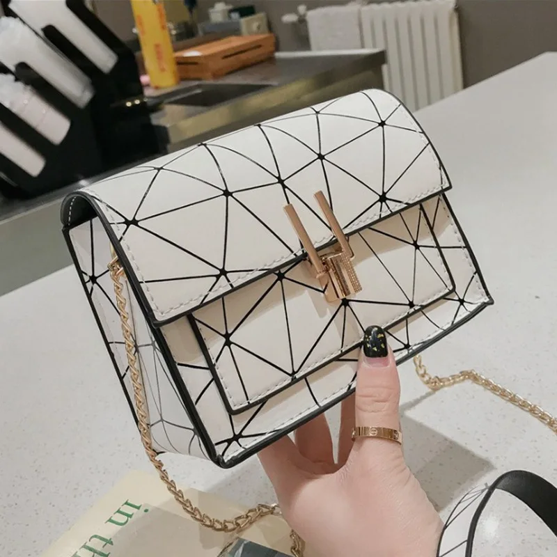 

Online Celebrity Textured Geometry Small Black Bag H Buckle Simple Western Style Versatile Chain Shoulder Oblique Square Bag Wom