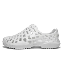 Летняя обувь унисекс; Пара моделей; обувь на полой подошве; светильник; мягкие мужские сандалии на плоской подошве; обувь с отверстиями; пляжная повседневная обувь; тапочки размера плюс; Мужская обувь; A40