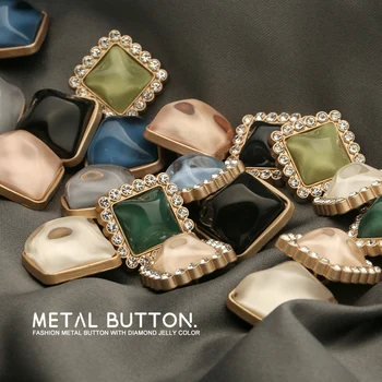 

Gold Metal Square Decorative Buttons for Clothing Needlework Craft Rhinestone Vintage Women Dress Botones on Clothes Sewing 6pcs