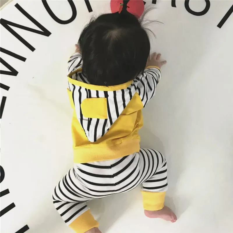 Комплект одежды из хлопка в полоску для малышей; Модный повседневный костюм с капюшоном; одежда для маленьких девочек; одежда для маленьких мальчиков с героями мультфильмов; милый комплект одежды для младенцев