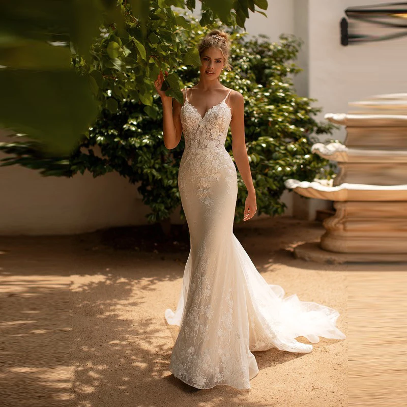 

Delicate Slim Mermaid Lace Sleeveless Wedding Gowns for Bride Back Out Spaghetti Straps Bridal Wedding Dresses V Neckline 2020