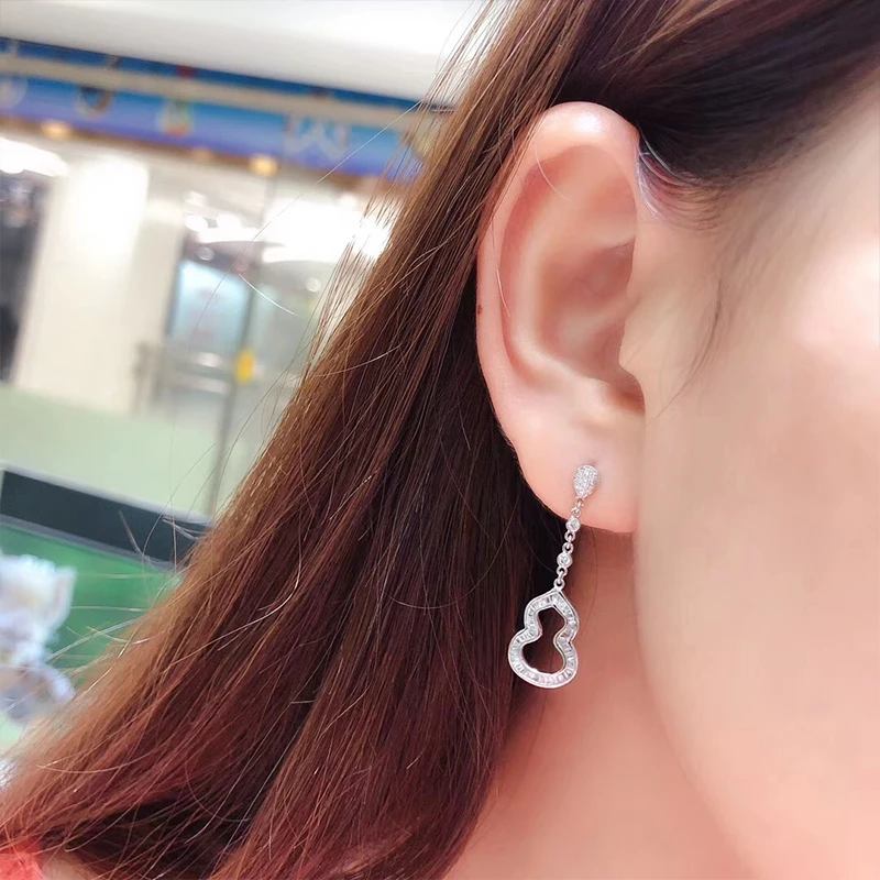 

70 gourd T square earrings