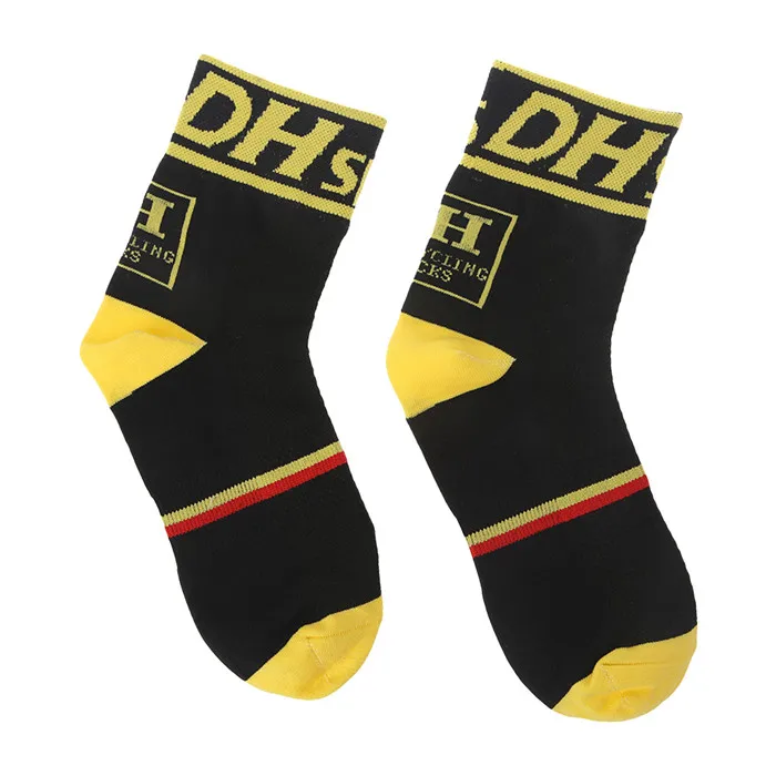 small black Hot Sale Sports Socks Women Men Cycling Running Breathable Protect Feet Medium M7DC - Цвет: small black