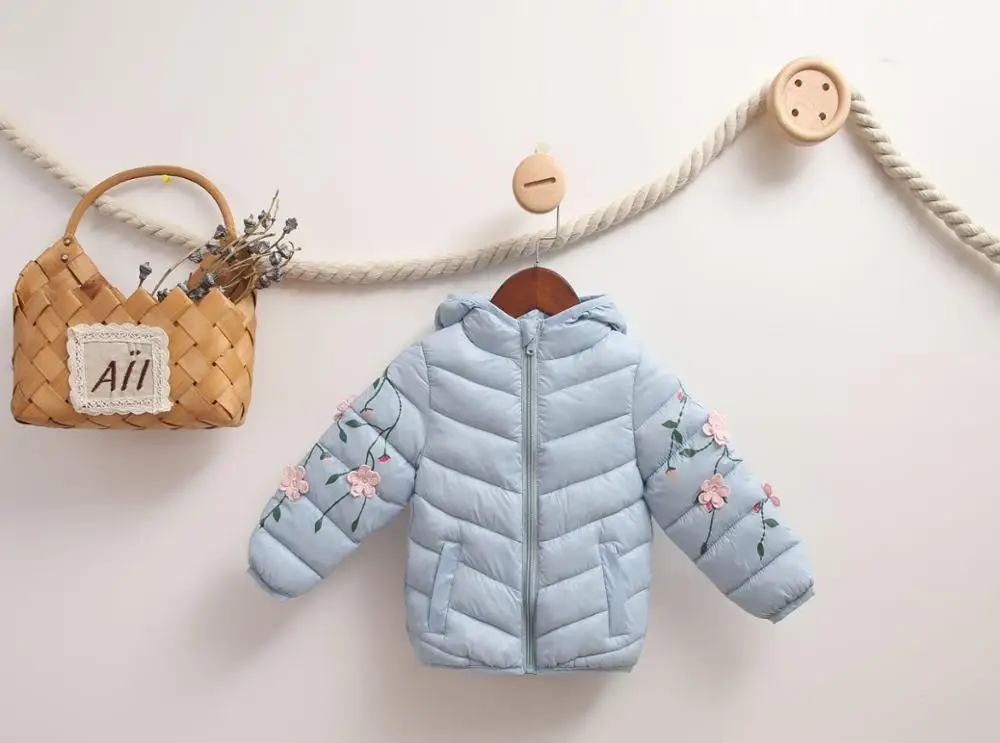 blue Детские теплые зимние пальто для маленьких девочек, верхняя одежда, модные парки с капюшоном, детские куртки, утепленная одежда с вышивкой, LZ464 - Цвет: blue
