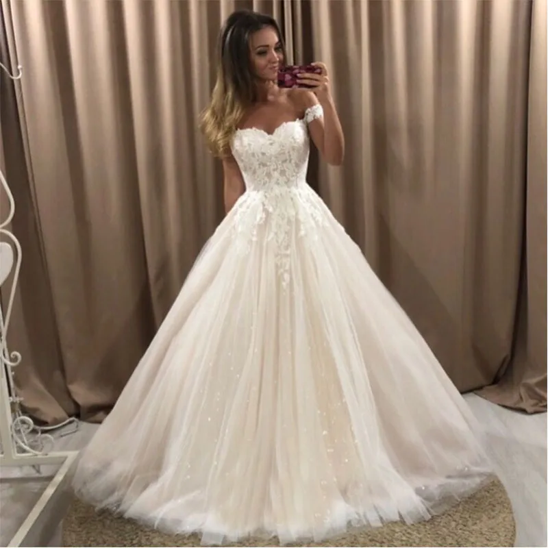 

2020 New Elegant Princess Ball Gown Wedding Dress Champagne Bridal Gowns Appliques Tiered Skirt Vestido De Casamento Custom
