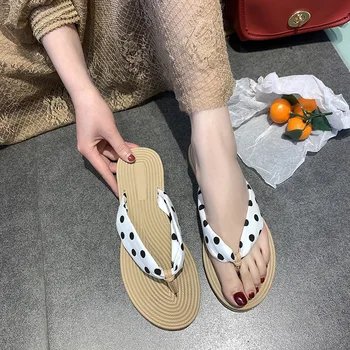 

MXHY new flat bottom female slippers 2019 summer new wave point herringbone toe strawberry pineapple beach sandals and slippers