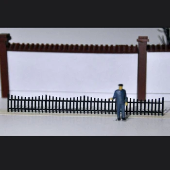 

1:87 HO Scale Train Model Construction Scene Sand Table Garden Fence (No Figures)