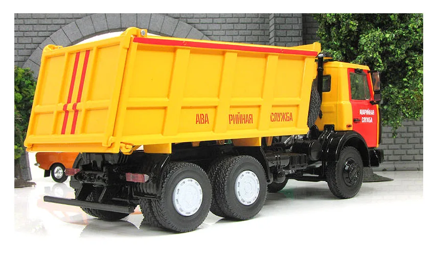 Новые модели звездных весов 1/43 Maz 5516 аварийная служба 1999 русский белорусский