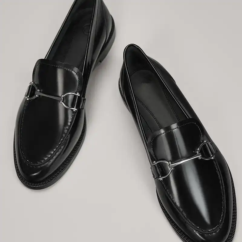 Simple black loafers Clearance