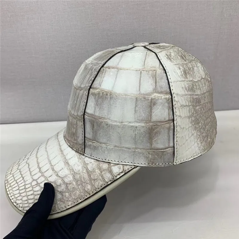 Рисунок 4 - Мужская бейсболка из натуральной крокодиловой кожи