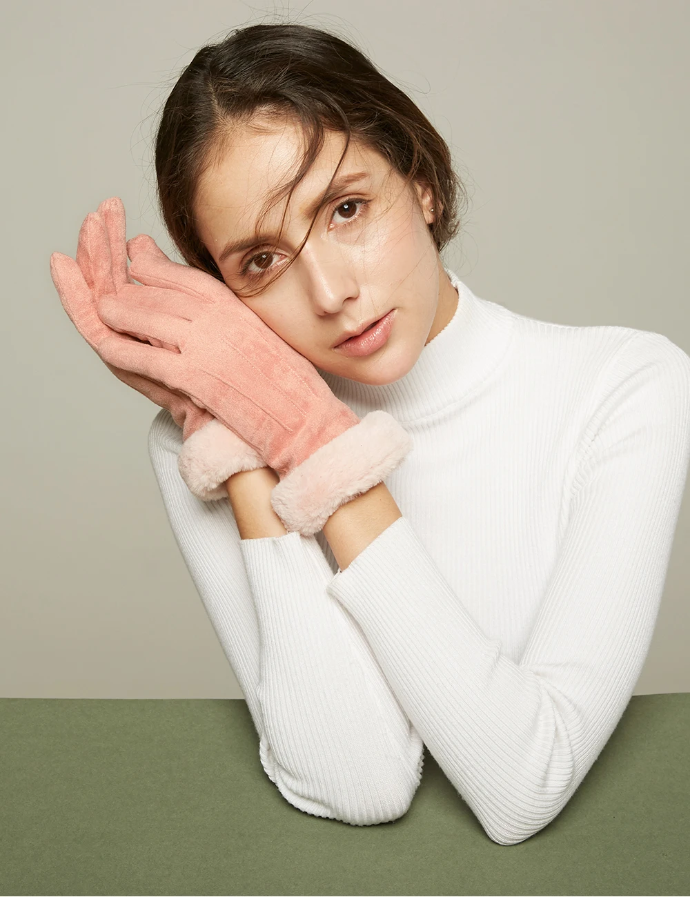 

FEIQIAOSH Fashionable ladies warm fashion gloves Winter outdoor boutique cashmere cold-proof pink gloves Wholesale high-end gift