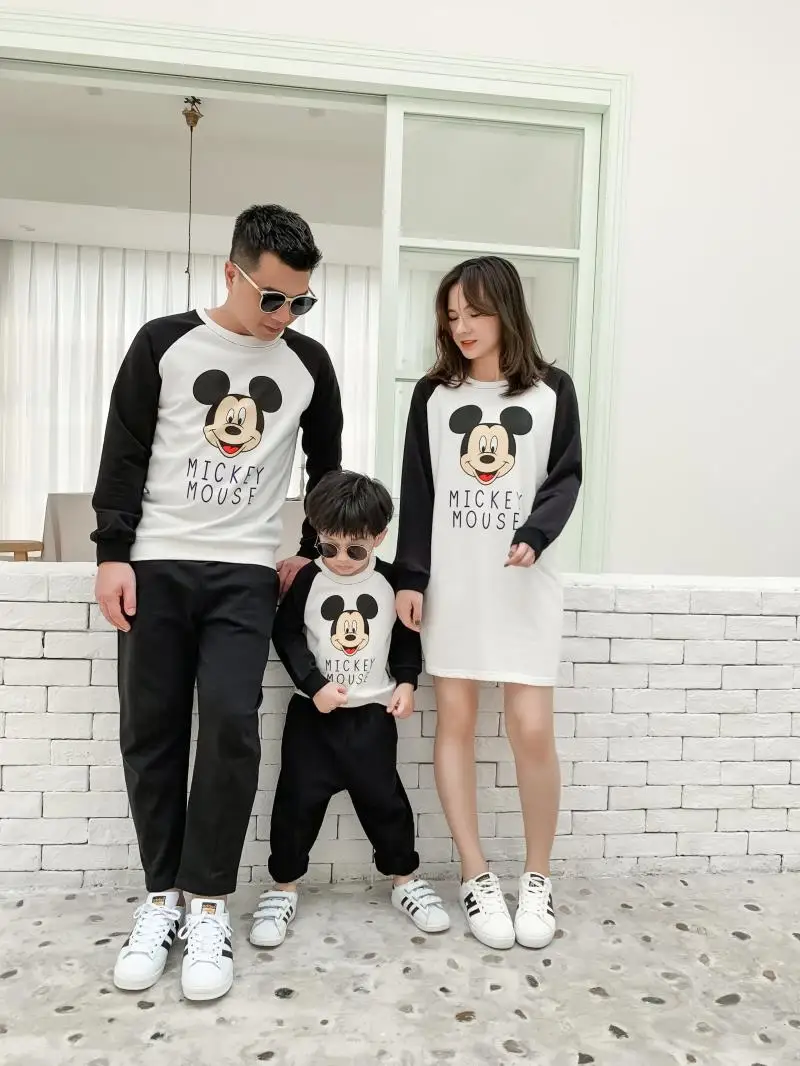 «Микки Маус» подходящая одежда для всей семьи, пуловер, рубашка с длинными рукавами Костюмы семейная одежда с рисунком Мышь принт одежда для мамы и меня