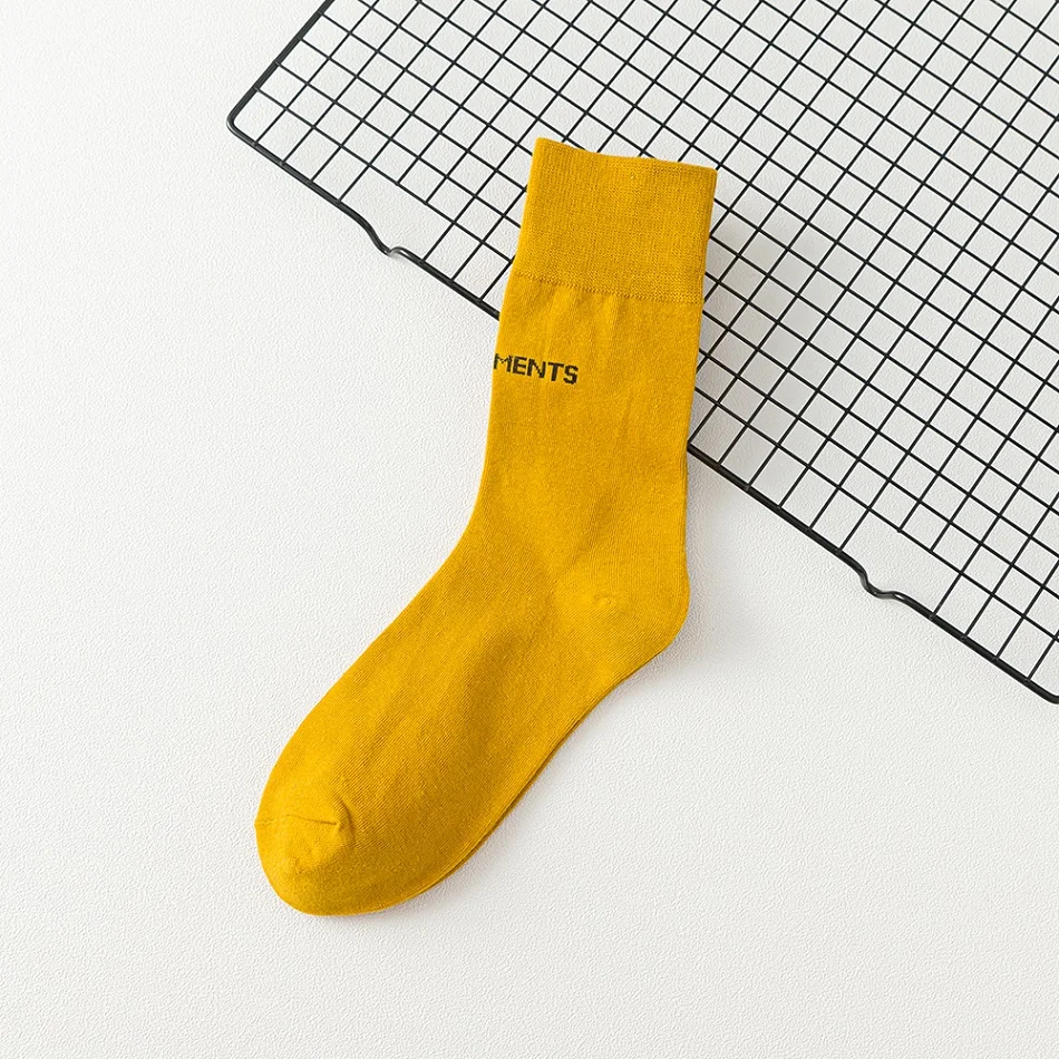 yellow Стильные, крутые девочек флуоресцентный Цвет Новые носки Harajuku Для женщин хлопковые носки Повседневное Письмо Скейтборд, уличная мода, носки свободные нескользящих носочков - Цвет: yellow