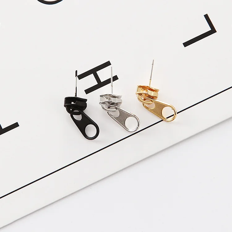 3579398584_840111605