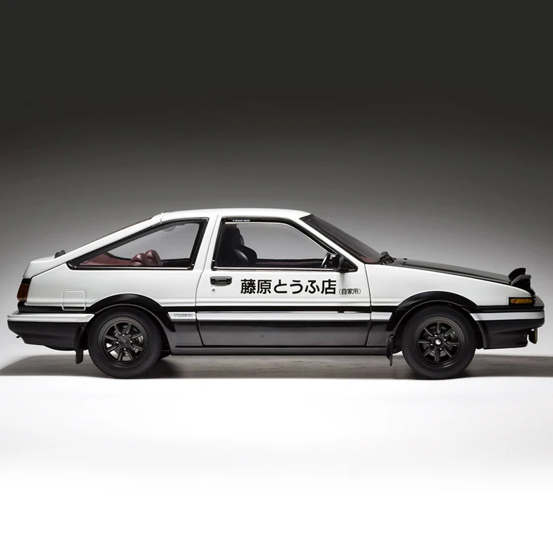 Модель автомобиля Начальная D Fujiwara Takuya AE86 последняя модель 1/24